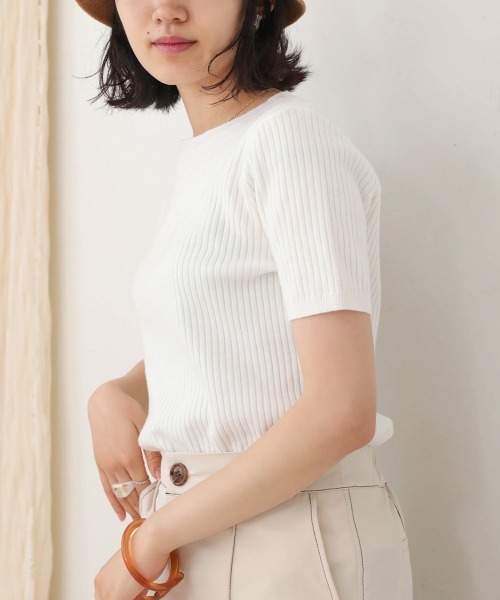 Bab(バブ)の「【WEB限定】BASIC半袖リブニット(ニット/セーター・レディース・ブラック/オフホワイト/ブラウン/イエロー・38)」の2枚目の写真