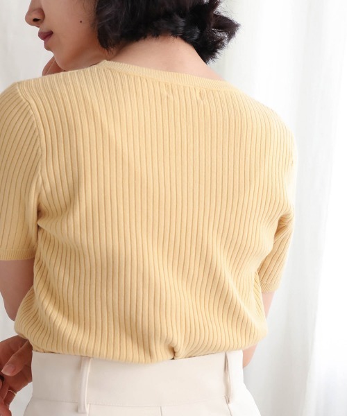 Bab(バブ)の「【WEB限定】BASIC半袖リブニット(ニット/セーター・レディース・ブラック/オフホワイト/ブラウン/イエロー・38)」の9枚目の写真