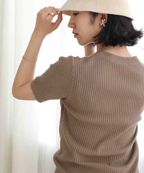 Bab(バブ)の「【WEB限定】BASIC半袖リブニット(ニット/セーター・レディース・ブラック/オフホワイト/ブラウン/イエロー・38)」の16枚目の写真