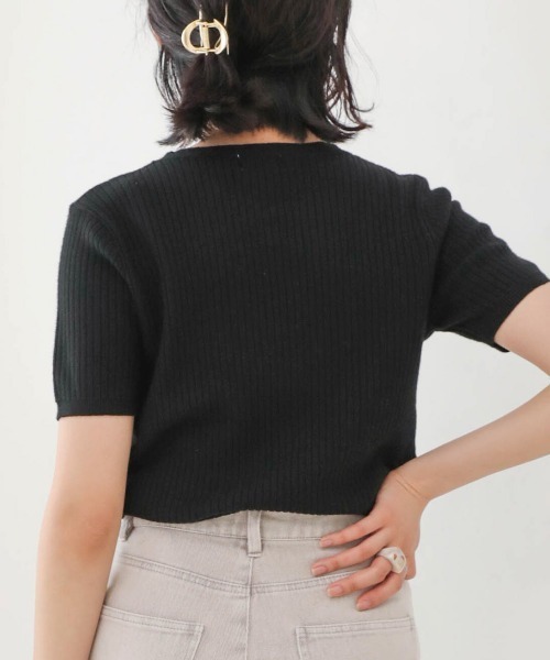 Bab(バブ)の「【WEB限定】BASIC半袖リブニット(ニット/セーター・レディース・ブラック/オフホワイト/ブラウン/イエロー・38)」の12枚目の写真