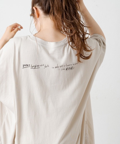 PUAL CE CIN(ピュアルセシン)の「バックプリントチュニック(Tシャツ/カットソー・レディース・チャコール/ライトベージュ/オリーブ系/ピンク系その他・FREE)」の1枚目の写真