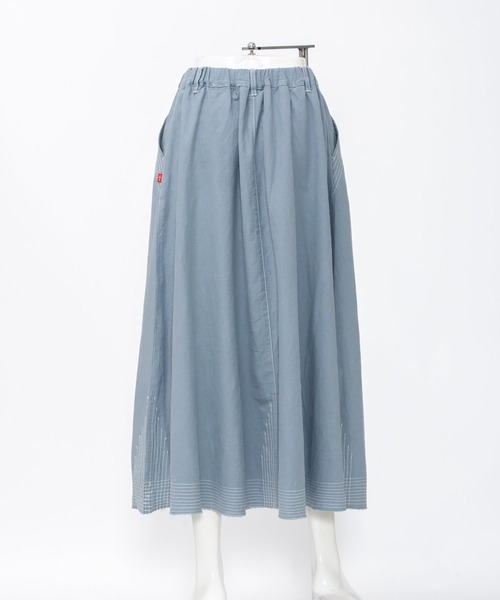 AS KNOW AS de base(アズノゥアズドゥバズ)の「綿麻お山のステッチスカート(スカート・レディース・ブルー/グリーン/スミクロ・FREE)」の11枚目の写真