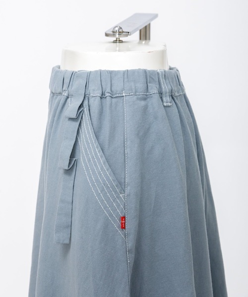 AS KNOW AS de base(アズノゥアズドゥバズ)の「綿麻お山のステッチスカート(スカート・レディース・ブルー/グリーン/スミクロ・FREE)」の14枚目の写真