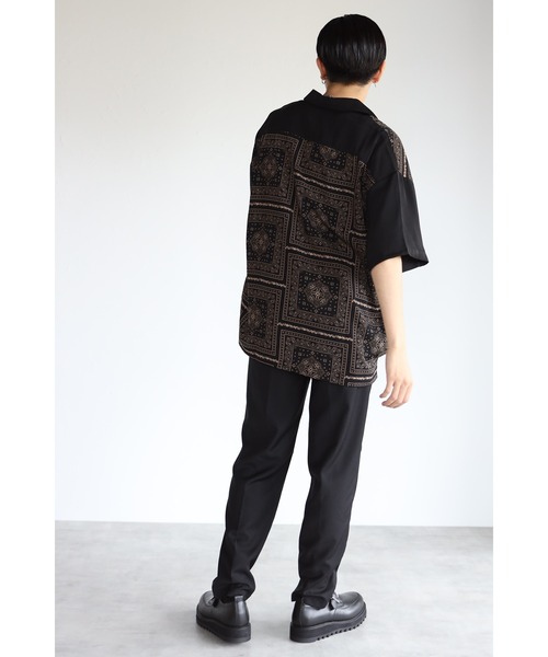 CREARE -LINO-(クレアーレリノ)の「バンダナ柄 オーバーサイズ オープンカラーシャツ<ユニセックス>(シャツ/ブラウス・メンズ・ブラック/ブラウン・M/L)」の7枚目の写真