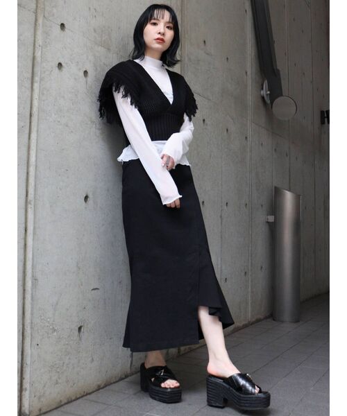 MURUA(ムルーア)の「【ONLINE限定】コーデュロイマーメイドスカート(スカート・レディース・アイボリー/グレー/ブラック/その他1・1/2)」の9枚目の写真