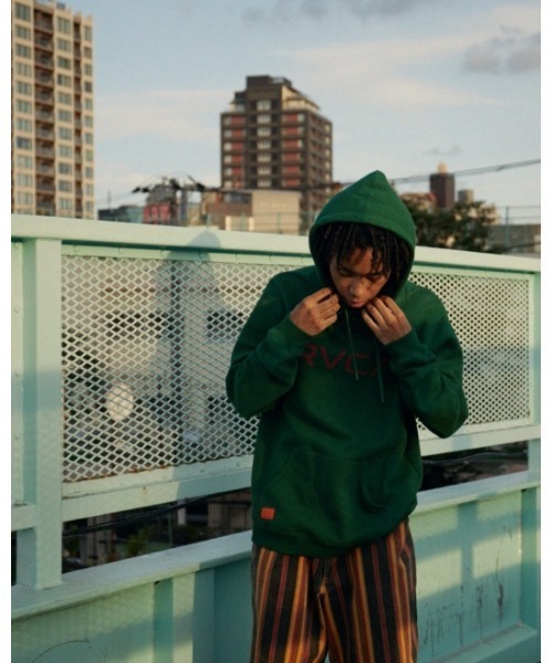 RVCA（ルーカ）の「RVCA メンズ  IV BIG RVCA HD パーカー【2021年秋冬モデル】/ルーカロゴブルオーバーパーカー（パーカー・メンズ・ボルドー/ブラック/ホワイト/モスグリーン/ピンク・SMALL/MEDIUM/LARGE/X-LARGE）」の13枚目の写真