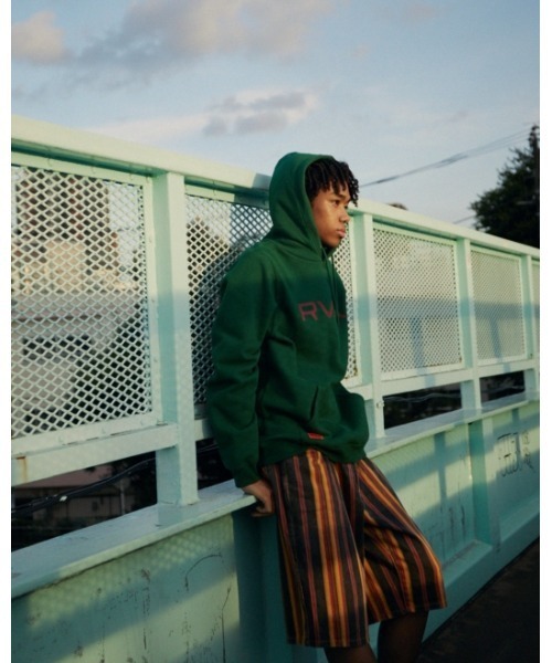 RVCA（ルーカ）の「RVCA メンズ  IV BIG RVCA HD パーカー【2021年秋冬モデル】/ルーカロゴブルオーバーパーカー（パーカー・メンズ・ボルドー/ブラック/ホワイト/モスグリーン/ピンク・SMALL/MEDIUM/LARGE/X-LARGE）」の20枚目の写真