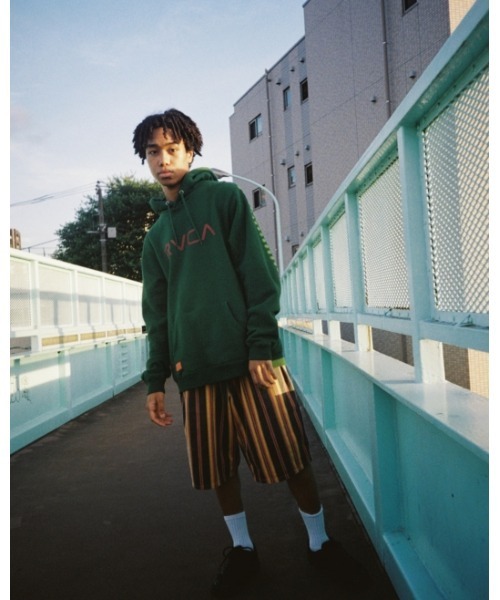 RVCA（ルーカ）の「RVCA メンズ  IV BIG RVCA HD パーカー【2021年秋冬モデル】/ルーカロゴブルオーバーパーカー（パーカー・メンズ・ボルドー/ブラック/ホワイト/モスグリーン/ピンク・SMALL/MEDIUM/LARGE/X-LARGE）」の9枚目の写真