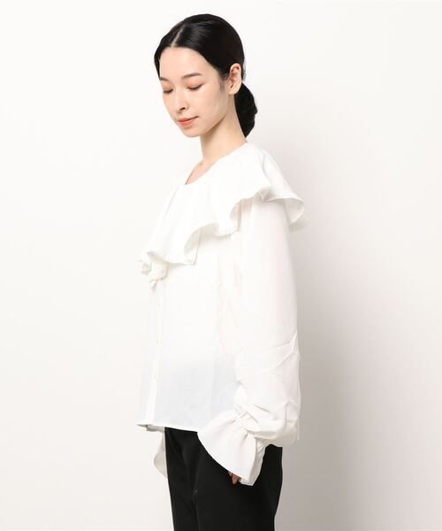 ehka sopo（エヘカソポ）の「ラッフルブラウス（シャツ/ブラウス・レディース・ブラック/オフホワイト/キナリ・ﾌﾘ-）」の4枚目の写真