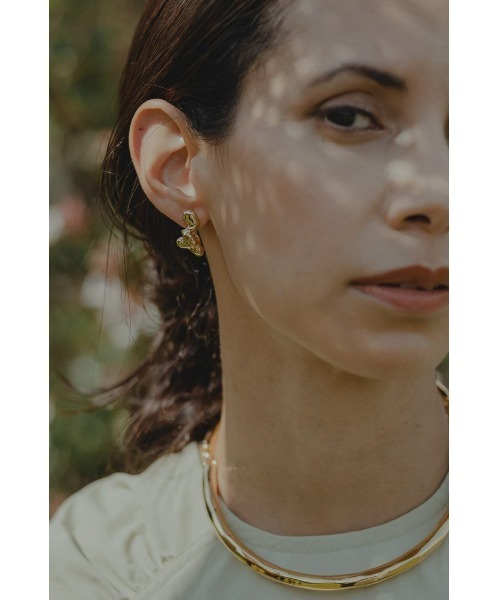 mou（モウ）の「【Na.moda】Gold bumpy pearl pierce（ピアス（両耳用）・レディース・ゴールド・FREE）」の4枚目の写真