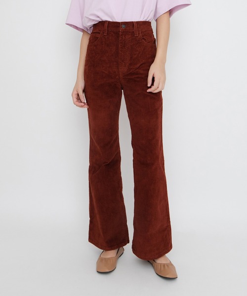 Levi's(リーバイス)の「Levi's/リーバイス 70S HIGH フレア MHGNY SMOOTH CORD(その他パンツ・レディース・レッド・28inch/24inch/25inch/26inch/27inch/23inch)」の1枚目の写真