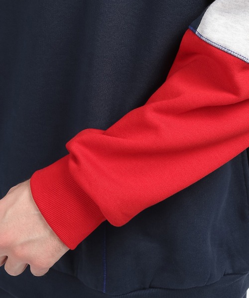 tommy jeans（トミー ジーンズ）の「カラーブロックトレーナー（スウェット・メンズ・ネイビー/ベージュ・LARGE/SMALL/X-LARGE/MEDIUM）」の8枚目の写真