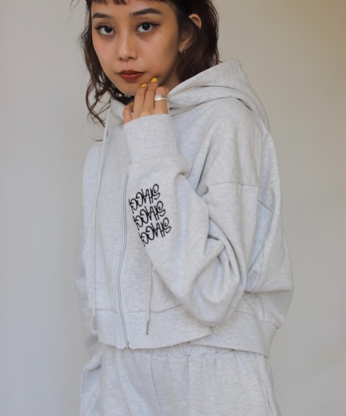 SHAGGIE(シャギー)の「SHAGGIE裏起毛ショートZIPパーカー(パーカー・レディース・ホワイト/ブラック/ブラウン/グレー・FREE)」の21枚目の写真