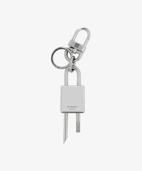 GIVENCHY（ジバンシイ）の「タグエフェクト パッドロック キーホルダー（その他小物・メンズ・ブラック×ホワイト・ONE SIZE）」の2枚目の写真