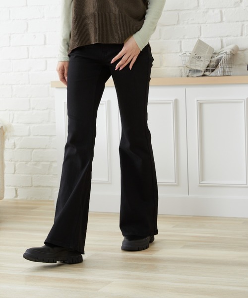 acro（アクロ）の「スーパーストレッチフレアデニムパンツ/AC1245（デニムパンツ・レディース・ネイビー/ブラック・ﾌﾘ-）」の2枚目の写真