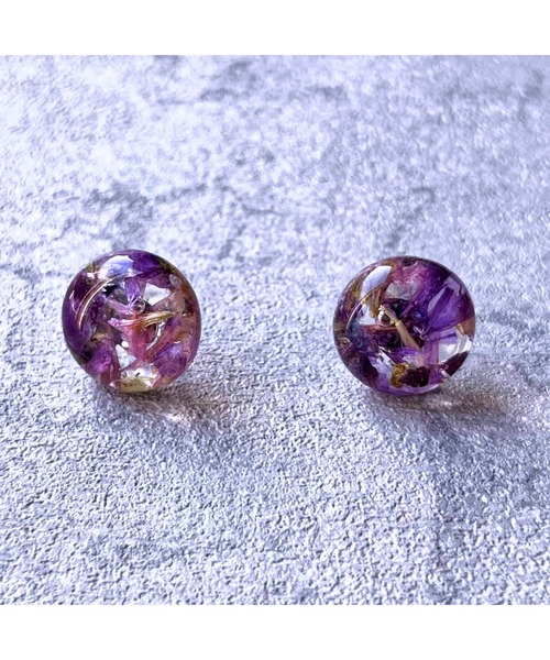 tone(トーン)の「【Willija】金属アレルギー対応《花景》フラワーピアス中(MA)(ピアス(両耳用)・レディース・ホワイト/パープル/ブルー/グリーン/パープル系その他2/その他/ローズ/アクア/オレンジ/ライム/レッド/ブラック/ロイヤルブルー/バイオレット/ゴールド/シルバー・FREE)」の9枚目の写真