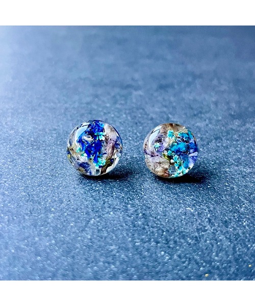 tone(トーン)の「【Willija】金属アレルギー対応《花景》フラワーピアス中(MA)(ピアス(両耳用)・レディース・ホワイト/パープル/ブルー/グリーン/パープル系その他2/その他/ローズ/アクア/オレンジ/ライム/レッド/ブラック/ロイヤルブルー/バイオレット/ゴールド/シルバー・FREE)」の5枚目の写真