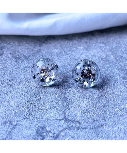 tone(トーン)の「【Willija】金属アレルギー対応《花景》フラワーピアス中(MA)(ピアス(両耳用)・レディース・ホワイト/パープル/ブルー/グリーン/パープル系その他2/その他/ローズ/アクア/オレンジ/ライム/レッド/ブラック/ロイヤルブルー/バイオレット/ゴールド/シルバー・FREE)」の17枚目の写真