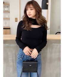デコルテオープンボトルネックTOPS