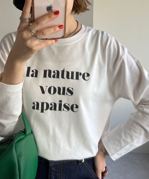 DISCOAT（ディスコート）の「【WEB限定】カールロゴTシャツ（Tシャツ/カットソー・レディース・チャコールグレー/アイボリー/ホワイト×グリーン/ホワイト×ブラック/ピンク/ホワイト×ブルー/ブラック/ピンク系その他/ホワイト系その他3/ホワイト×シルバー・FREE）」の5枚目の写真