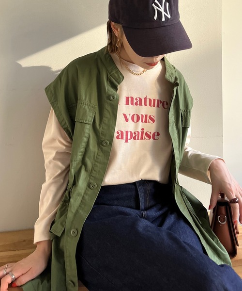 DISCOAT（ディスコート）の「【WEB限定】カールロゴTシャツ（Tシャツ/カットソー・レディース・チャコールグレー/アイボリー/ホワイト×グリーン/ホワイト×ブラック/ピンク/ホワイト×ブルー/ブラック/ピンク系その他/ホワイト系その他3/ホワイト×シルバー・FREE）」の18枚目の写真