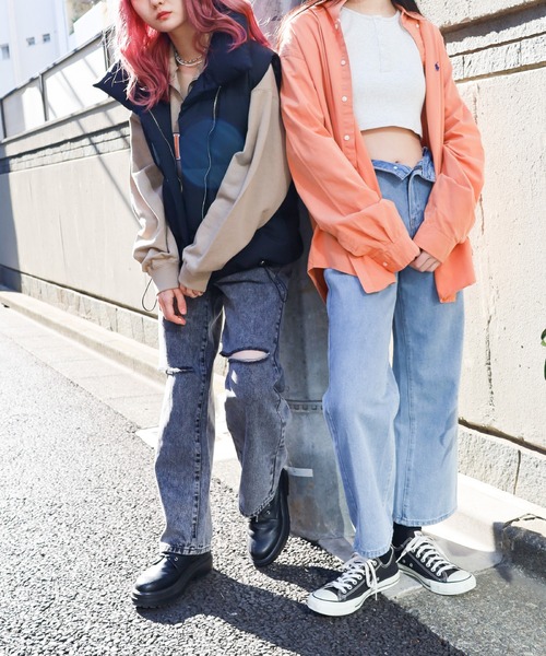 SPINNS（スピンズ）の「カットオフデニム ストレートパンツ（デニムパンツ・レディース・ブラック/インディゴブルー/ブラック系その他/ケミカルウォッシュ・S/M）」の5枚目の写真