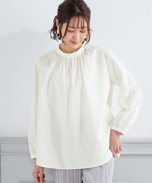 Petit Honfleur(プチオンフルール)の「スタンドカラーブラウス(シャツ/ブラウス・レディース・ネイビー/アイボリー/ピンク・13号/9号/11号)」の2枚目の写真