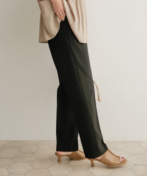 URBAN RESEARCH DOORS（アーバンリサーチドアーズ）の「カラーストレッチトラウザー（その他パンツ・レディース・グリーン/ピンク/ブルー/ブラック/アイボリー・0/1）」の10枚目の写真