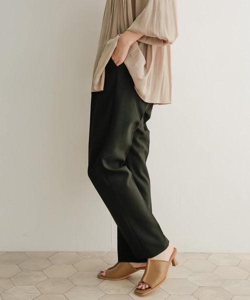 URBAN RESEARCH DOORS（アーバンリサーチドアーズ）の「カラーストレッチトラウザー（その他パンツ・レディース・グリーン/ピンク/ブルー/ブラック/アイボリー・0/1）」の11枚目の写真