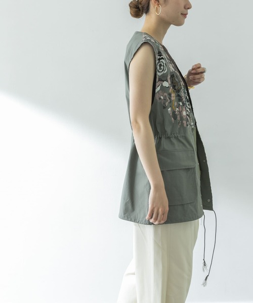 URBAN RESEARCH（アーバンリサーチ）の「bolsista Art Print Vest 