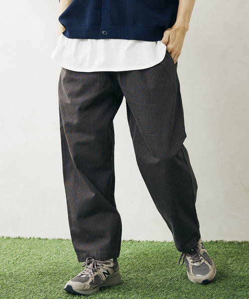 JOURNAL STANDARD relume(ジャーナルスタンダード レリューム)の「CALIFORNIAシェフ デニムペインターパンツ(デニムパンツ・メンズ・ホワイト/ブラック/ネイビー/ブラック系その他/オフホワイト・SMALL/MEDIUM/LARGE)」の4枚目の写真