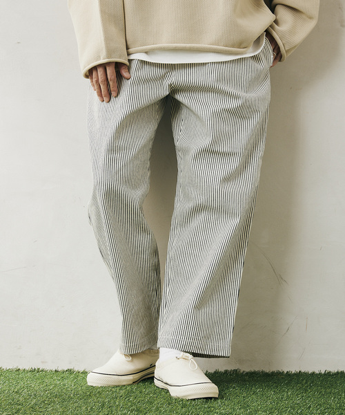 JOURNAL STANDARD relume(ジャーナルスタンダード レリューム)の「CALIFORNIAシェフ デニムペインターパンツ(デニムパンツ・メンズ・ホワイト/ブラック/ネイビー/ブラック系その他/オフホワイト・SMALL/MEDIUM/LARGE)」の2枚目の写真