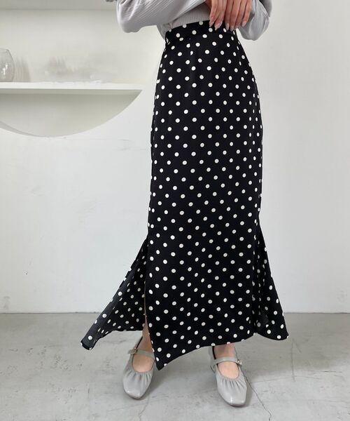 MAJESTIC LEGON(マジェスティックレゴン)の「スリットマーメイドスカート(スカート・レディース・ピンク/ブラック系その他/ライトグレー・MEDIUM)」の2枚目の写真