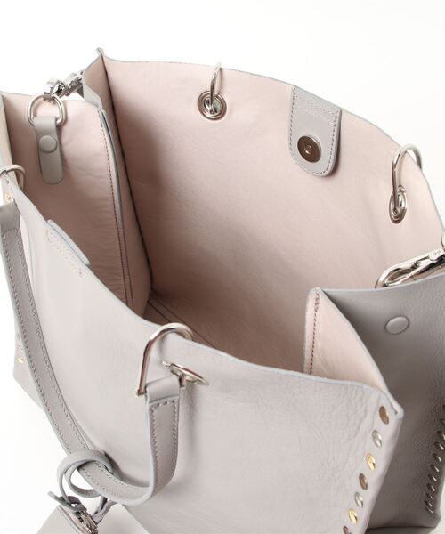 IO PELLE（イオペレ）の「(IO PELLE)スタッズ付トートバッグ（トートバッグ・レディース・ブラック/グレー・FREE）」の4枚目の写真