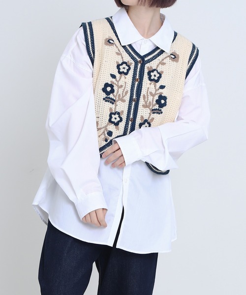 PairPair（ペアペア）の「かぎ針編みフラワー刺繍ベスト（ベスト・レディース・ネイビー/ライトブラウン・フリー）」の14枚目の写真