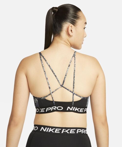 NIKE（ナイキ）の「ナイキ プロ ドライ-フィット インディ ウィメンズ ライトサポート パッディド ストラッピー プリント スポーツブラ / NIKE PRO DRI-FIT INDY WOMEN'S LIGHT-SUPPORT PADDED STRAPPY PRINTED SPORTS BRA（スポーツブラ・レディース・ブルーグレー・S/M/L/XL/XS）」の10枚目の写真