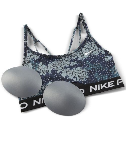 NIKE（ナイキ）の「ナイキ プロ ドライ-フィット インディ ウィメンズ ライトサポート パッディド ストラッピー プリント スポーツブラ / NIKE PRO DRI-FIT INDY WOMEN'S LIGHT-SUPPORT PADDED STRAPPY PRINTED SPORTS BRA（スポーツブラ・レディース・ブルーグレー・S/M/L/XL/XS）」の15枚目の写真