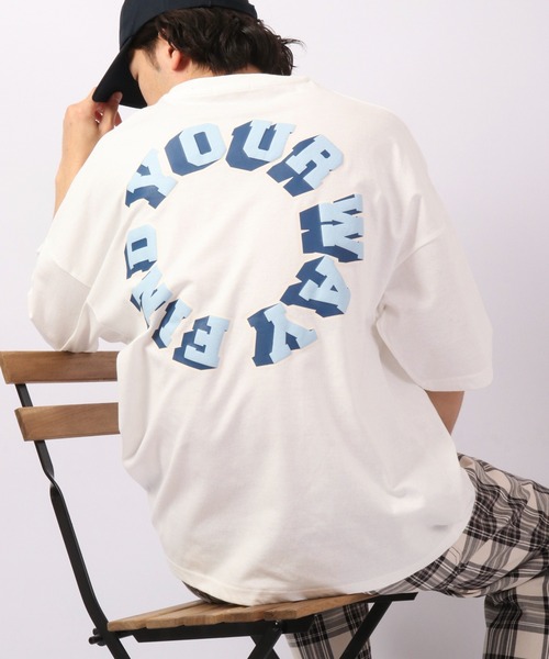 A.T,C in the attic homme(エーティーシーインジアティックオム)の「カレッジロゴ アップリケ ビッグシルエットTシャツ(Tシャツ/カットソー・メンズ・ホワイト/ブラック/ベージュ/イエロー/グリーン/グリーン系その他・L/XL/M)」の2枚目の写真