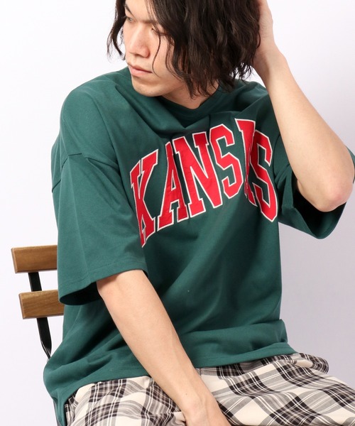 A.T,C in the attic homme(エーティーシーインジアティックオム)の「カレッジロゴ アップリケ ビッグシルエットTシャツ(Tシャツ/カットソー・メンズ・ホワイト/ブラック/ベージュ/イエロー/グリーン/グリーン系その他・L/XL/M)」の5枚目の写真
