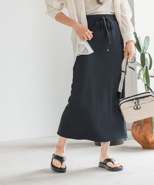 BAYFLOW（ベイフロー）の「ナローリブスカート（スカート・レディース・ブラック/ベージュ/カーキ・SMALL/MEDIUM）」の2枚目の写真