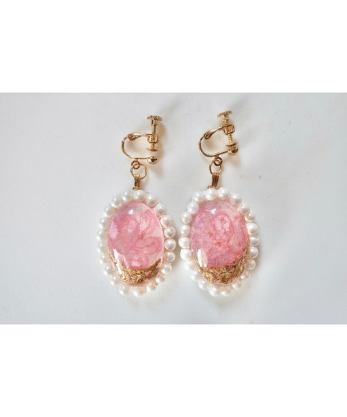 tone（トーン）の「【hazeleyes】オーバルパールの刺繍イヤリング（ピンク）【hazeleyes-ヘーゼルアイズ】(MA)（イヤリング・レディース・ピンク・FREE）」の3枚目の写真
