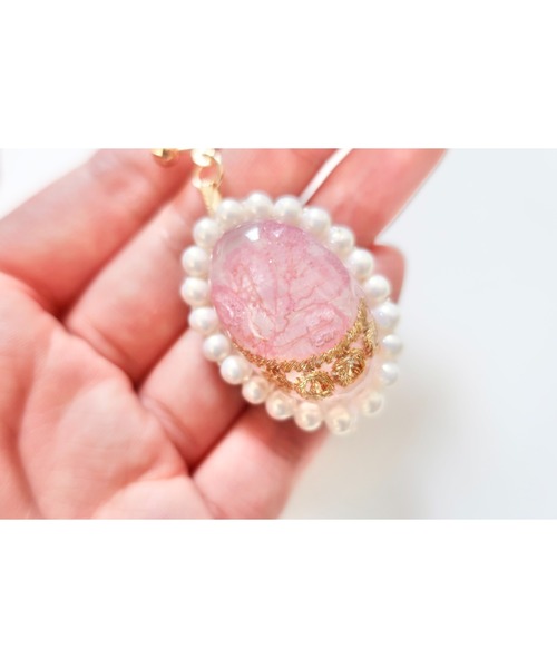 tone（トーン）の「【hazeleyes】オーバルパールの刺繍イヤリング（ピンク）【hazeleyes-ヘーゼルアイズ】(MA)（イヤリング・レディース・ピンク・FREE）」の7枚目の写真