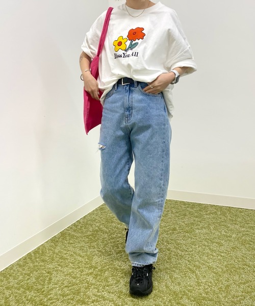 WHO'S WHO gallery（フーズフーギャラリー）の「【BLESS YOU/ブレスユー】フラワーワッペンロゴTEE（Tシャツ/カットソー・メンズ・ブラック/サックスブルー/ホワイト/アッシュグレー/ブラウン・FREE）」の7枚目の写真