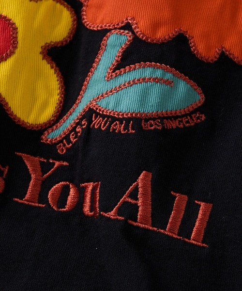 WHO'S WHO gallery（フーズフーギャラリー）の「【BLESS YOU/ブレスユー】フラワーワッペンロゴTEE（Tシャツ/カットソー・メンズ・ブラック/サックスブルー/ホワイト/アッシュグレー/ブラウン・FREE）」の20枚目の写真