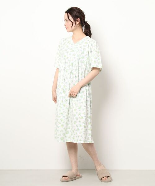 A892-2/伊藤麻沙人 造/黒釉笹文皿/大皿/長皿/飾皿/ 花紋皿（大）黒