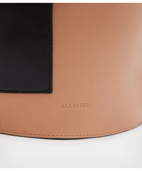 ALLSAINTS(オールセインツ)の「ALPHA BACKPACK | ALPHA バックパック(バックパック/リュック・レディース・ブラウン系その他・ONE SIZE)」の8枚目の写真