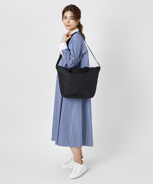 LeSportsac(レスポートサック)の「DELUXE EASY CARRY TOTE リサイクルドブラックJP(トートバッグ・レディース・ブラック・FREE)」の10枚目の写真
