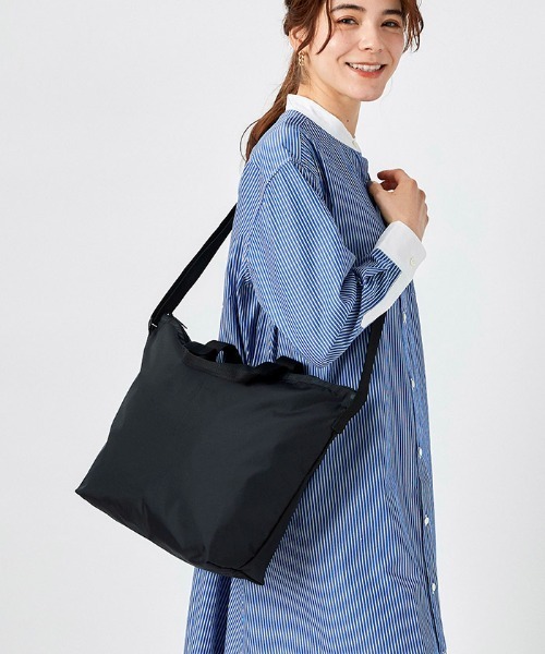 LeSportsac(レスポートサック)の「DELUXE EASY CARRY TOTE リサイクルドブラックJP(トートバッグ・レディース・ブラック・FREE)」の3枚目の写真