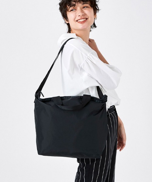 LeSportsac(レスポートサック)の「DELUXE EASY CARRY TOTE リサイクルドブラックJP(トートバッグ・レディース・ブラック・FREE)」の16枚目の写真