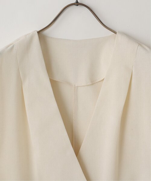 frames RAY CASSIN（フレームスレイカズン）の「WEB限定 リネンブレンドノーカラージレ セットアップ着用可（ベスト・レディース・ブラック/グレイッシュベージュ/キナリ・FREE）」の21枚目の写真